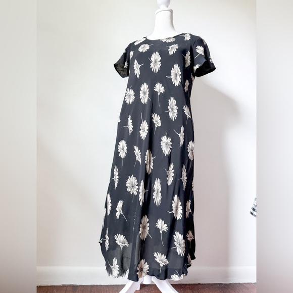 Vintage Floral Black and White Dress - Picture 3 of 6